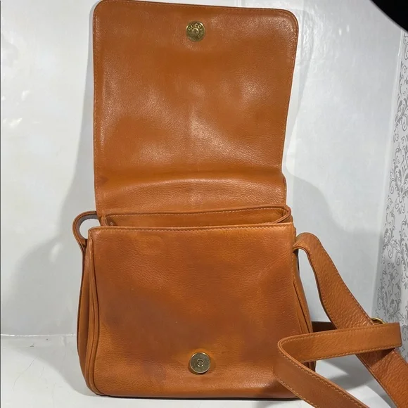 Gucci Tan Leather Shoulder Bag - Picture 5 of 12
